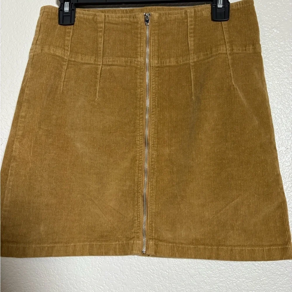 Jolt‎ Golden Tan Corduroy Mini Skirt. Full Front Zip. Junior Size M